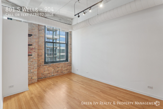 Building Photo - 801 S Wells-904