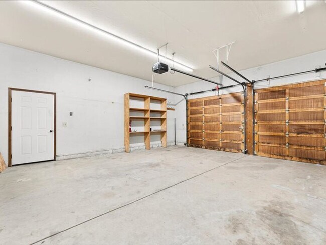 Building Photo - 2275 Pioneer Rd