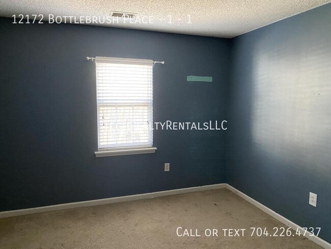 Building Photo - 12172 Bottlebrush Pl