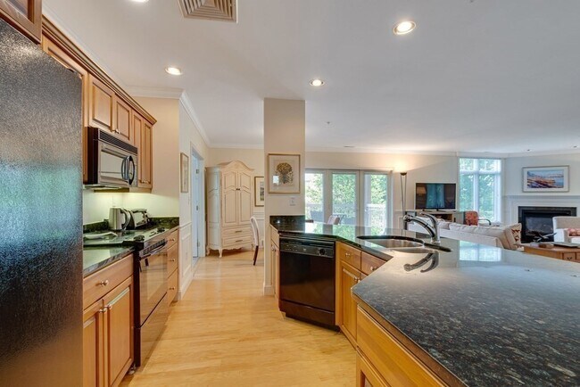 Building Photo - 20 Northwood Dr