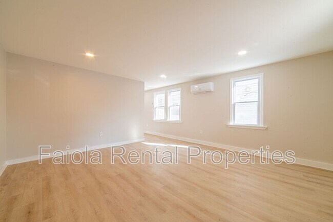 Building Photo - 115 N Delancy Pl