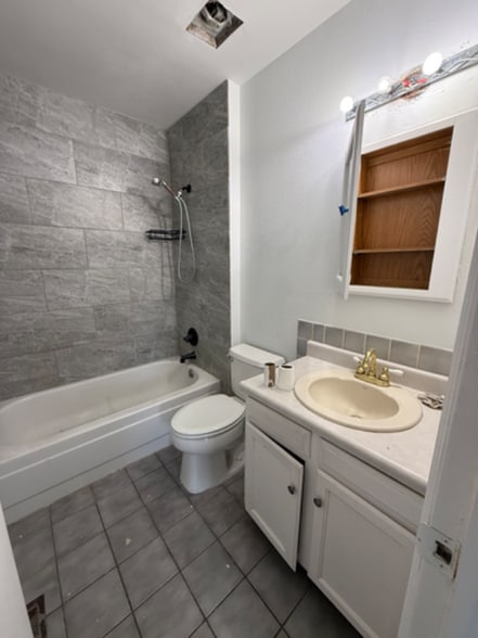 Building Photo - 2708 W 98th Dr