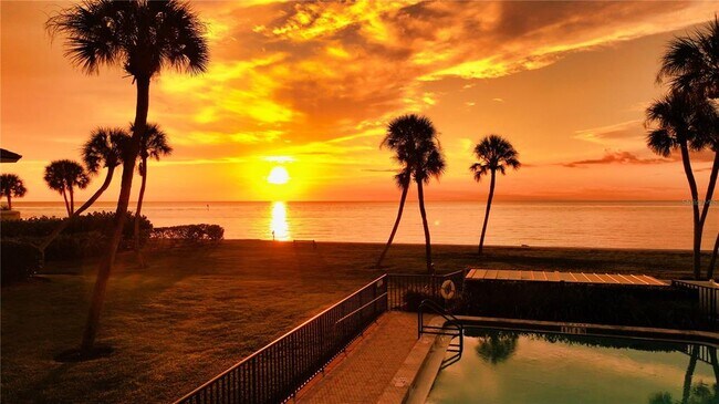 Building Photo - 4660 Ocean Blvd