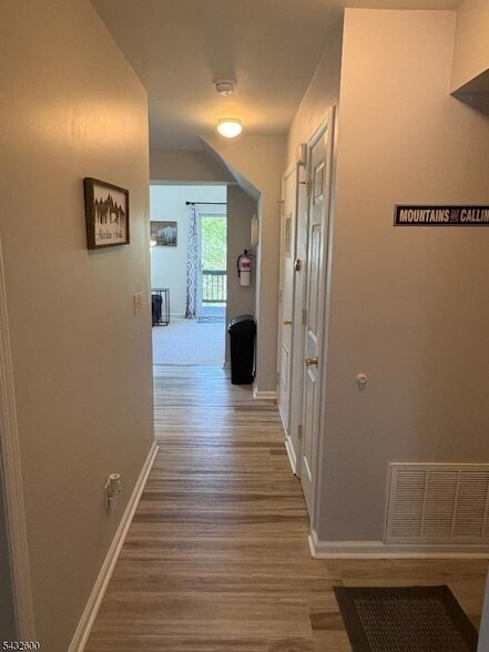 Building Photo - 2 Port Royal Dr