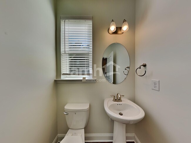 Building Photo - 510 Cash Cir