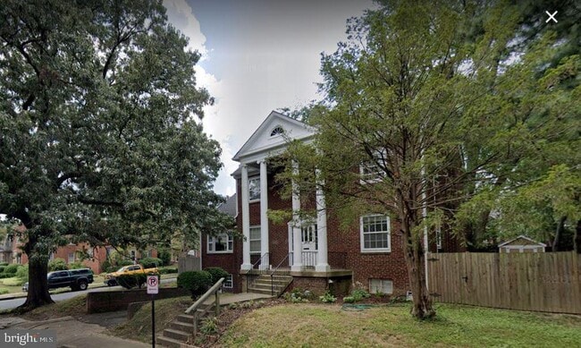 Building Photo - 1208 S Cleveland St