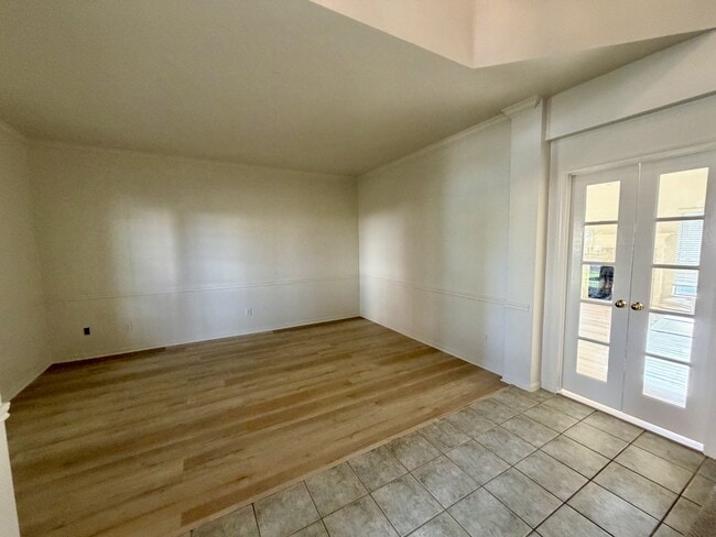 Building Photo - 2317 Orleans Ln