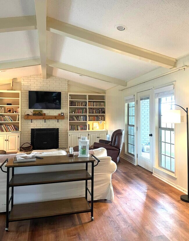 Building Photo - 960 First Monday Ln