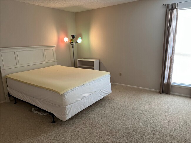 Building Photo - 7950 N Stadium Dr