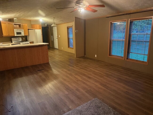 Building Photo - 808 N 8th St