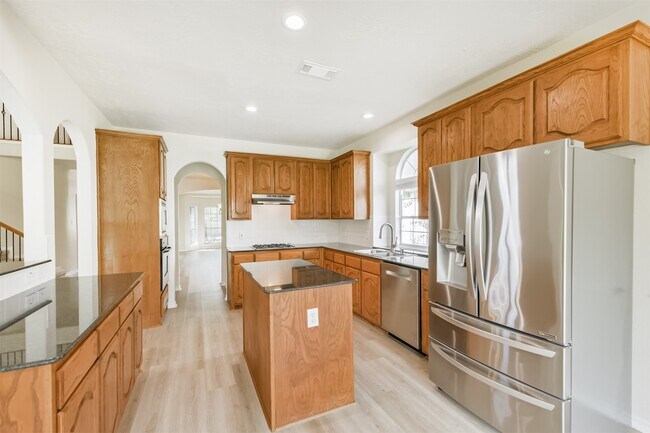 Building Photo - 11918 Mariposa Canyon Dr