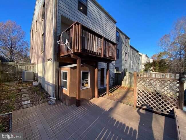 Building Photo - 9400 Candleberry Ct