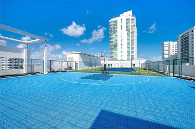 Building Photo - 7928 East Dr