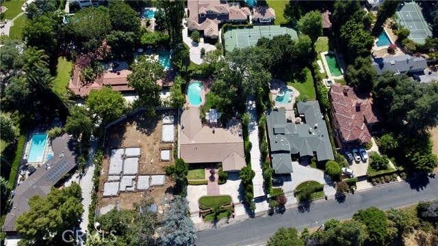 Building Photo - 5054 Encino Ave