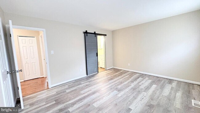 Building Photo - 2174 Mayflower Dr