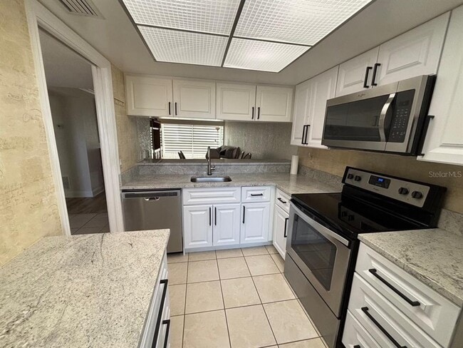 Building Photo - 121 Island Way