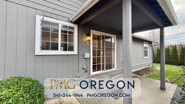 Building Photo - 608 SE Liberty Dr