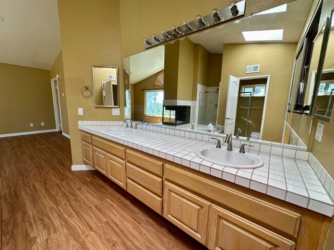 Building Photo - 1780 Crystal Ridge Way