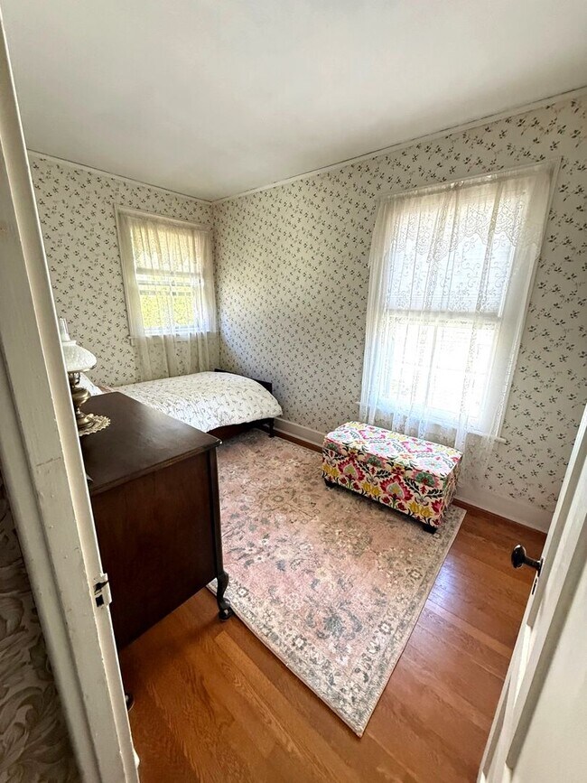 Building Photo - Tranquility on Oxford