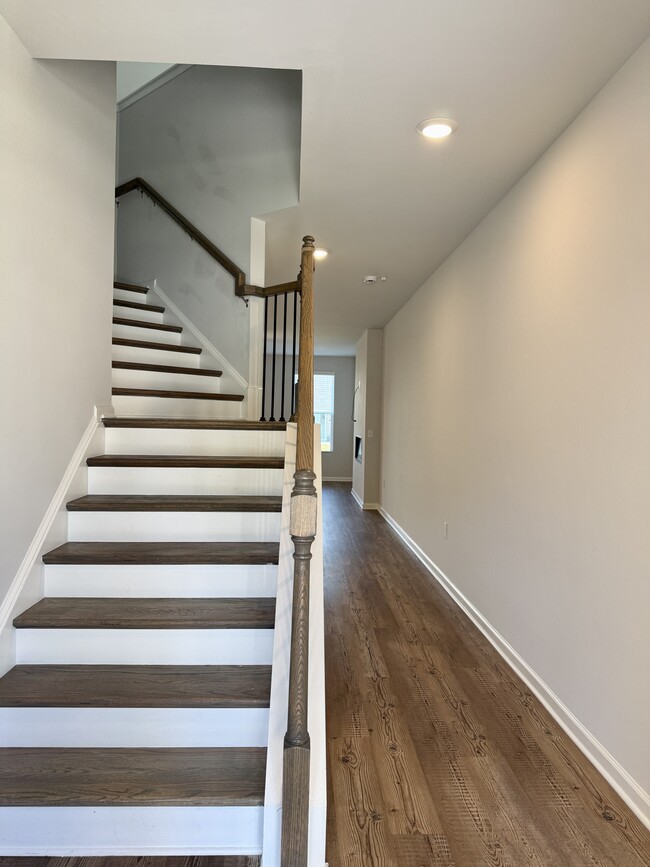 Building Photo - 2090 Ecoland Dr