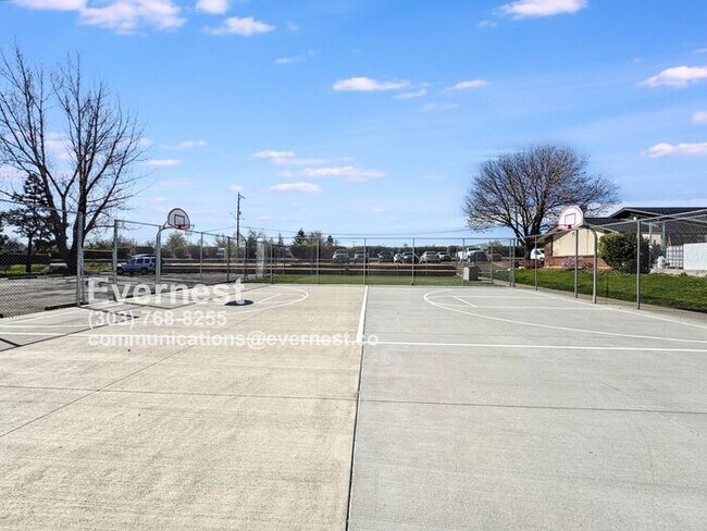 Building Photo - 2-Bedroom, 1-Bathroom Apartment in a Conve...