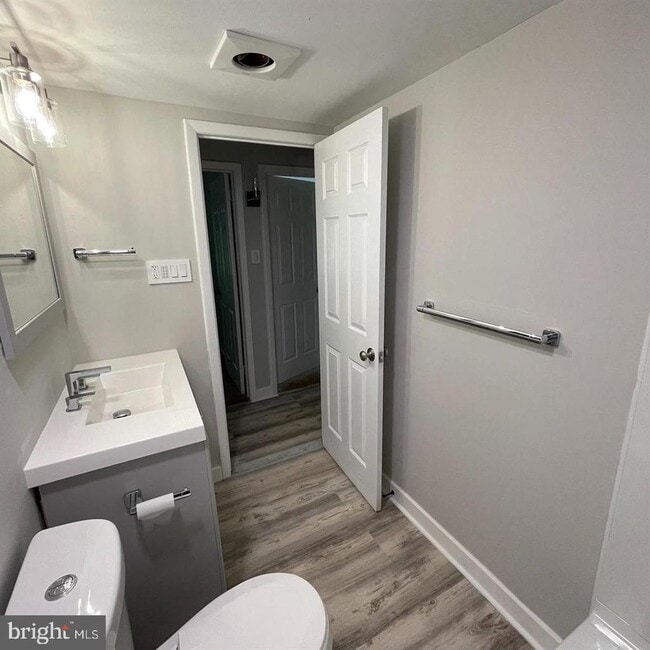 Building Photo - 324 Drummers Ln