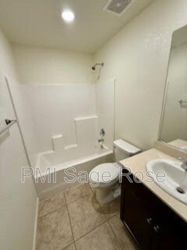 Building Photo - 8932 Coyote Blf Dr