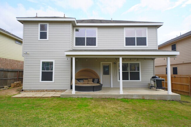 Building Photo - Gorgeous 5 Bedroom Rental in Cibolo! Realtor Commmission: $400