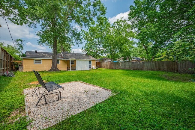 Building Photo - 5513 Fairdale Ln
