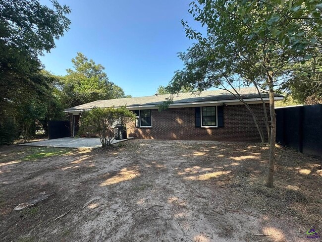 Building Photo - 503 Coventry Ct