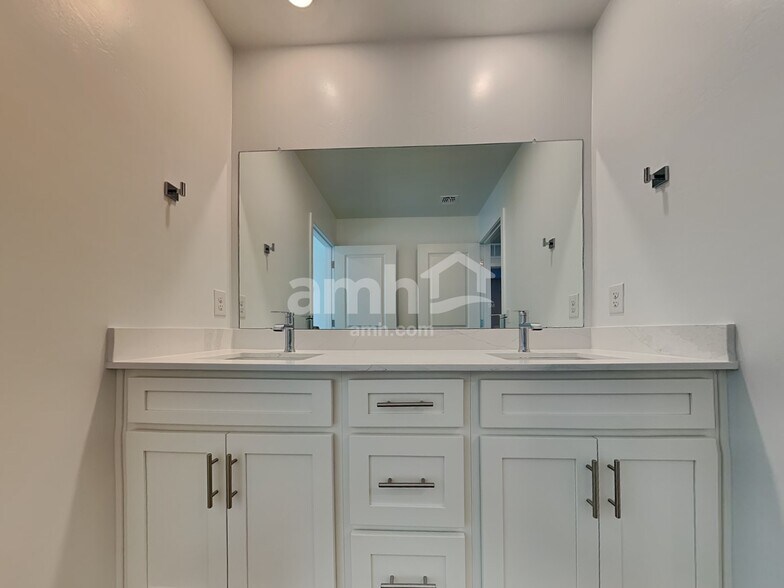 Building Photo - 6486 E Paseo Alga