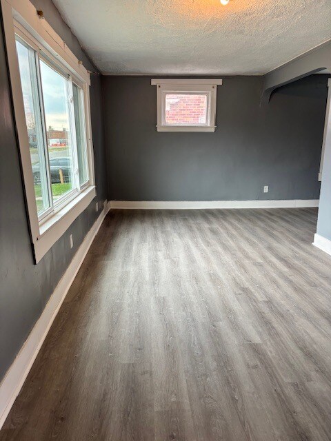 Building Photo - 14461 Lappin St