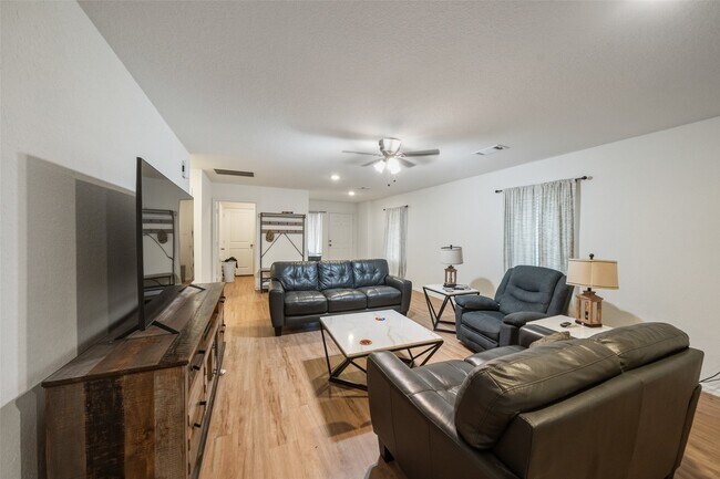 Building Photo - 17118 Quaking Aspen Ln