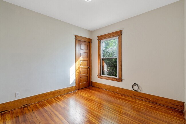 Building Photo - 134-136 Tennyson Ave.