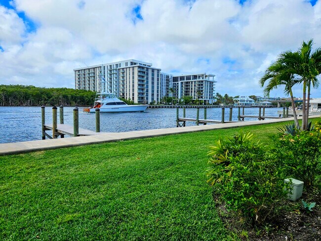 Building Photo - 5530 N Ocean Blvd