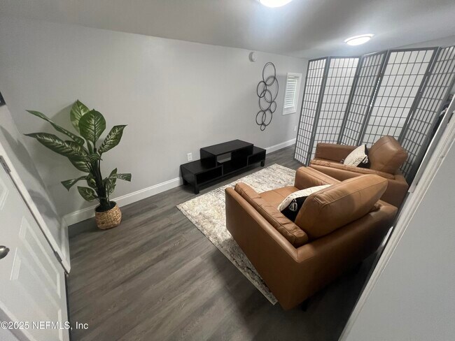 Building Photo - 2803 College St