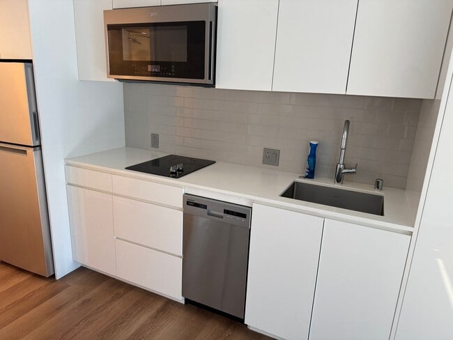 Building Photo - Aalii Studio unit