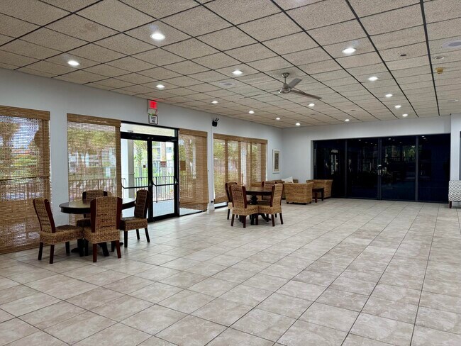 Building Photo - 1224 S Military Trail