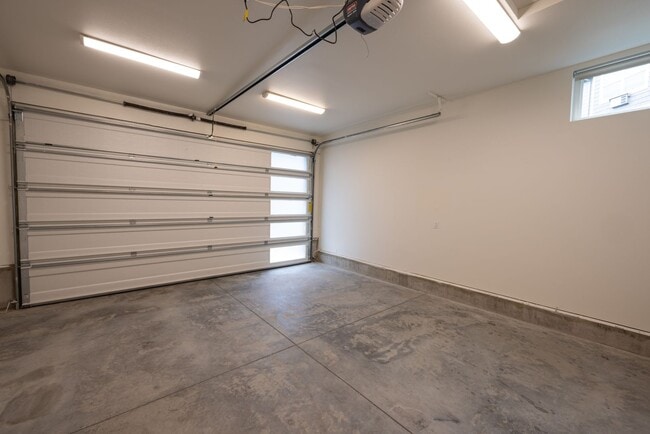 Building Photo - Riverside Townhomes - Waterfront Living in Vancouver