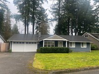 Building Photo - 3bd/2ba Redmond Home