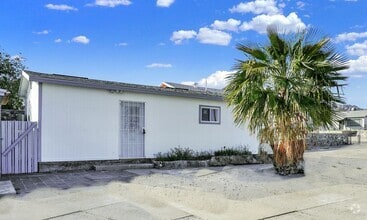 Building Photo - Central 1 Bedroom 1 Bath