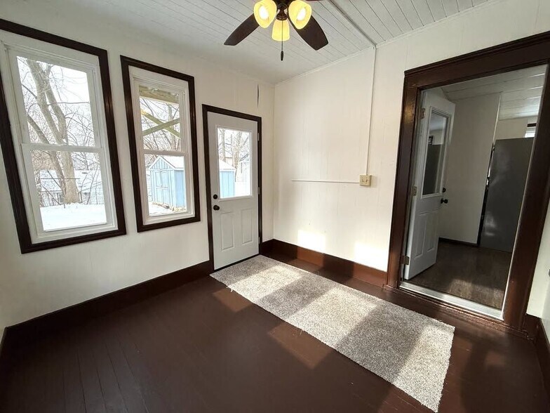 Building Photo - 752 McSorley St