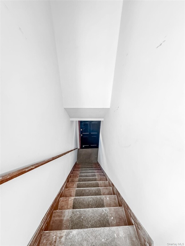 Building Photo - 32 Sterling Dr