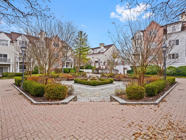 Primary Photo - 51 Forest Ave