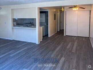 Building Photo - Two Bedroom With Great Amenities in Taylor...