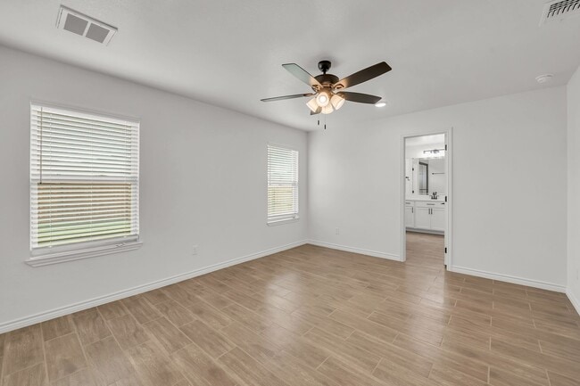 Building Photo - Beautiful New Build in Highly Desired Area