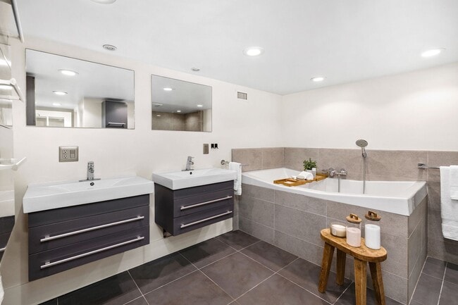 Building Photo - 4525 Rhode Island St