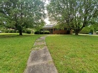 Building Photo - Spacious Corner-Lot Home Near Hwy 127 & Downtown Hickory
