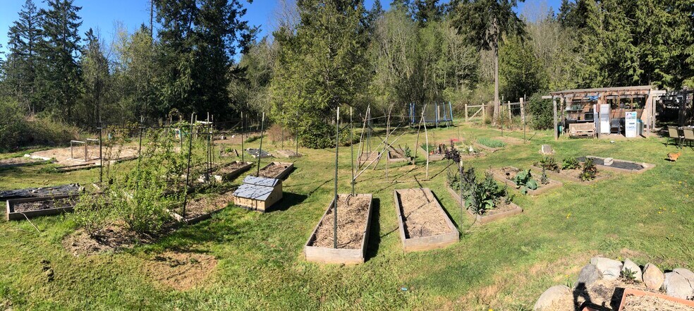 Garden - 126 Charlie Ln