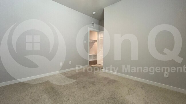 Building Photo - 5522 Blue Point Ln